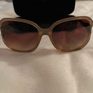 Coach sun glasses